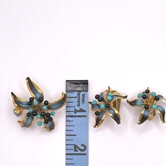 Vintage Austria Enamel Lily Flower Brooch Clip-on Earrings Set Rare - Picture 9 of 9
